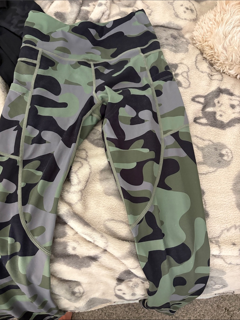 ZYIA Kids Camo Leggings in Green and Black